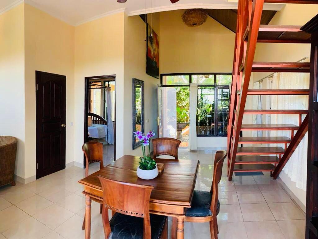 Ungasan Giri'S Villa Jimbaran מראה חיצוני תמונה