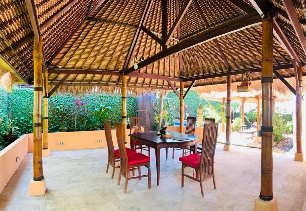 Ungasan Giri'S Villa Jimbaran מראה חיצוני תמונה